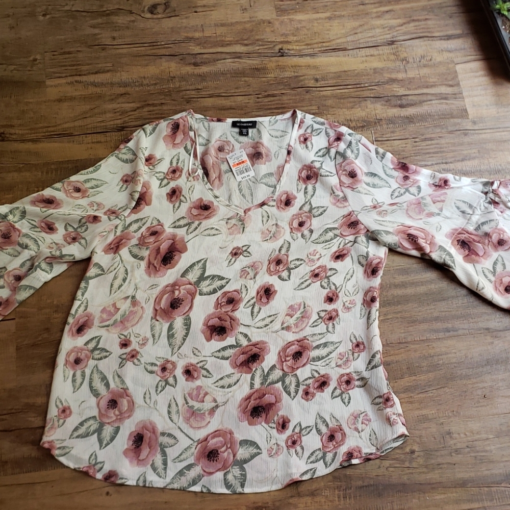 Bell sleeve blouse